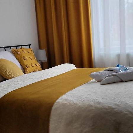 Apartmán Garsoniera C&L Petroşani Exteriér fotografie