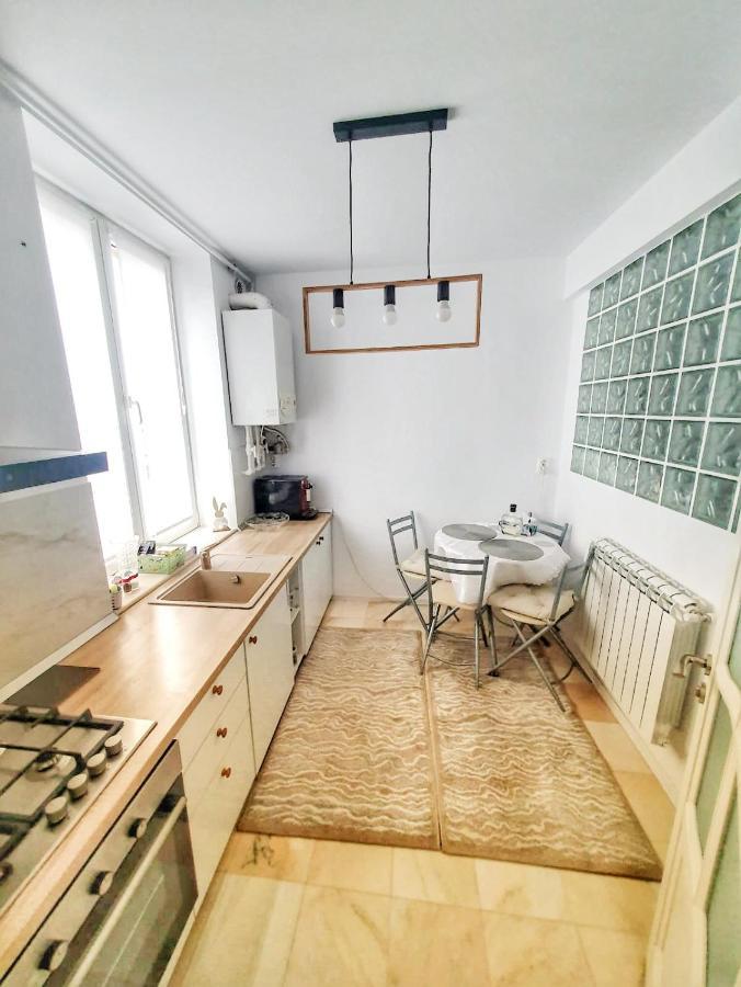 Apartmán Garsoniera C&L Petroşani Exteriér fotografie