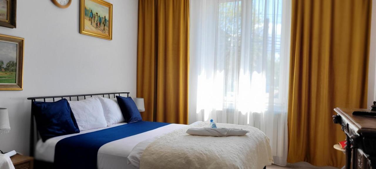 Apartmán Garsoniera C&L Petroşani Exteriér fotografie